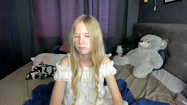 Asya_Almost stripchat live cam model