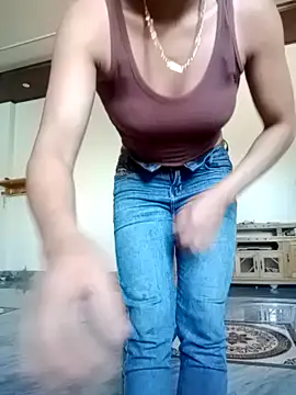 Bella-lynlyn stripchat live cam model