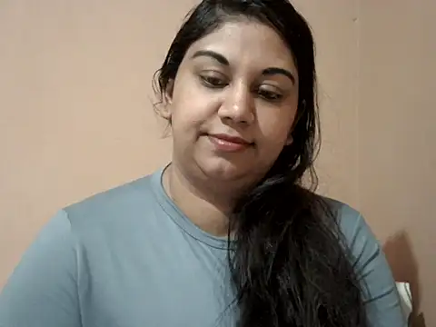 bellachow10 stripchat live cam model