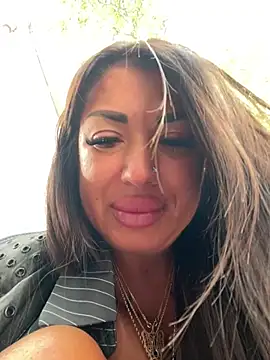 RuslanaXX stripchat live cam model