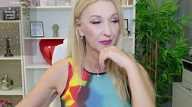 LadyLeea stripchat live cam model