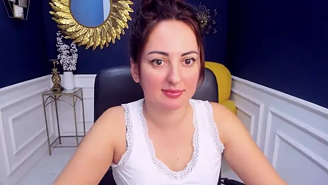 NoraSimons stripchat live cam model