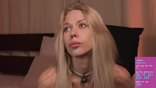 webpetite stripchat live cam model