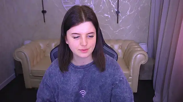 KristiFoxy stripchat live cam model