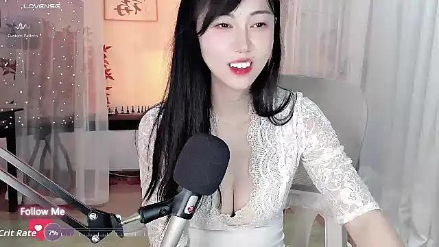 noomi-1111 stripchat live cam model