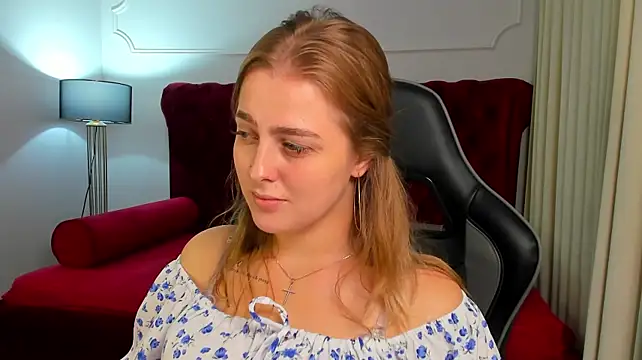 EllaBells stripchat live cam model