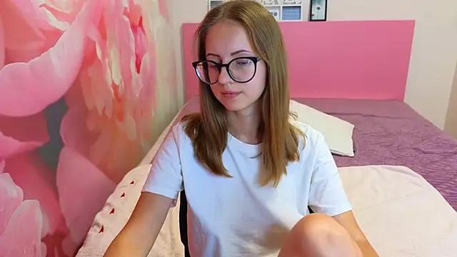 AliceAdams stripchat live cam model