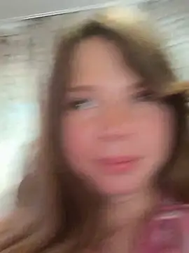 Zuli_Kiska stripchat live cam model