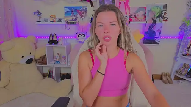 Real_Tini stripchat live cam model