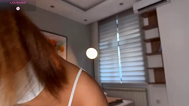 KeeleyDavis stripchat live cam model
