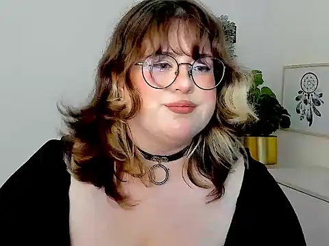 OpheliaLush stripchat live cam model