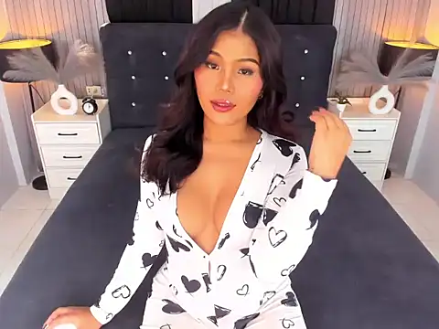 EllaCalifa stripchat live cam model