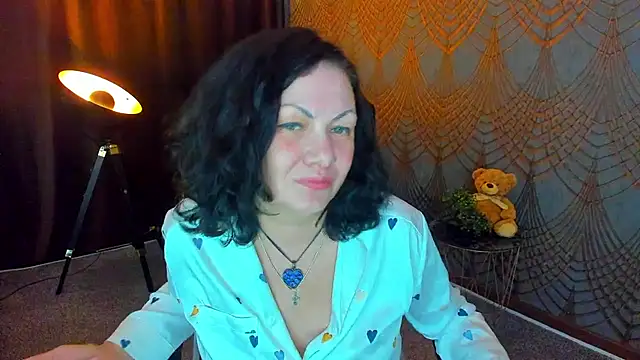 IrissMoon stripchat live cam model