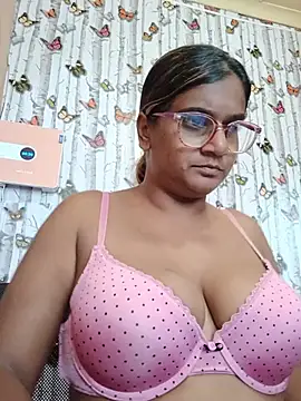 indianstrawberrylips4u stripchat live cam model