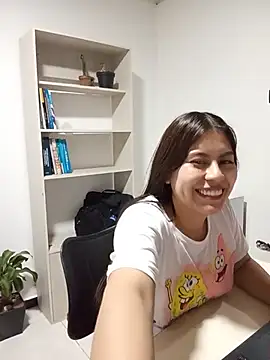 AnahTaylor stripchat live cam model