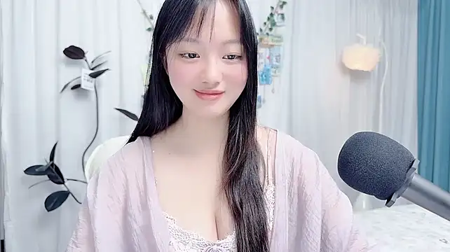 Winnie666999 stripchat live cam model
