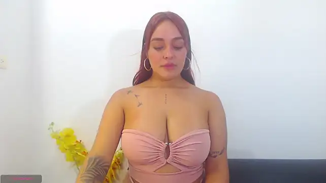 RenataBrown stripchat live cam model