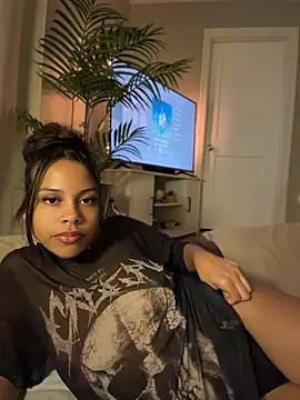 Petite_Baddie stripchat live cam model