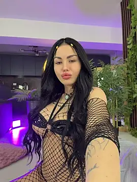 NaomyFlame stripchat live cam model