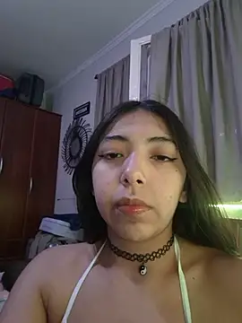 april_ofi stripchat live cam model