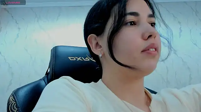 Diara_1an stripchat live cam model