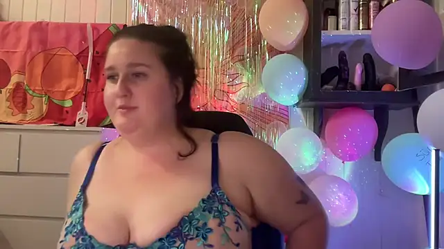 xopeachybaby stripchat live cam model