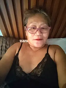 Sunflower1956 stripchat live cam model