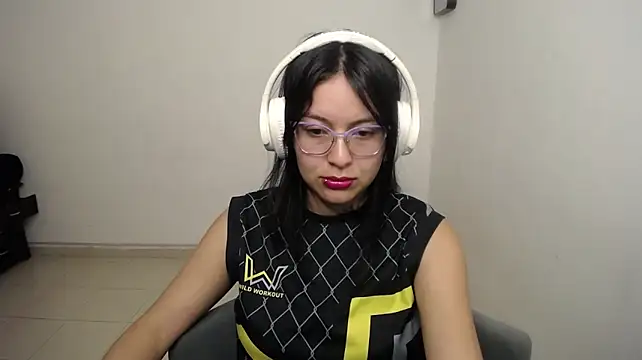 Shilot_ms stripchat live cam model