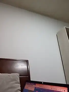 AnahTaylor stripchat live cam model