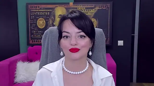 BellaRowan stripchat live cam model