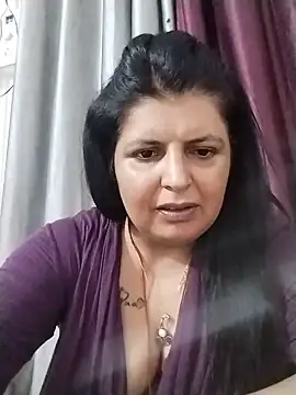 Jann_Riya333 stripchat live cam model