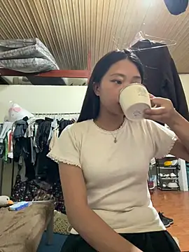 Mayy1 stripchat live cam model