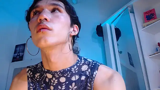 jullian_ricci stripchat live cam model