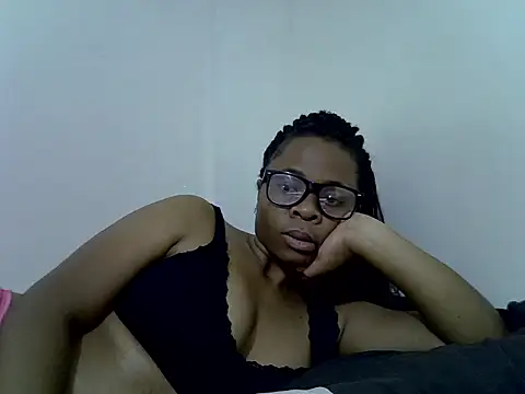 sawyer_ama stripchat live cam model