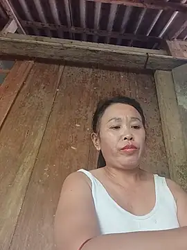 mi-key- stripchat live cam model
