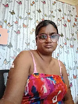 indianstrawberrylips4u stripchat live cam model