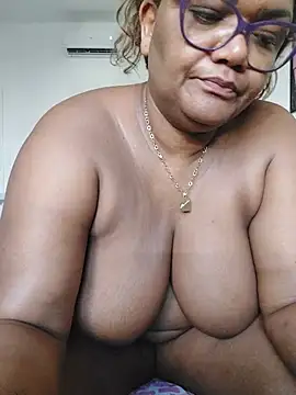 MorenaVanilla stripchat live cam model