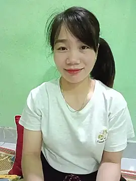 Yimy19 stripchat live cam model