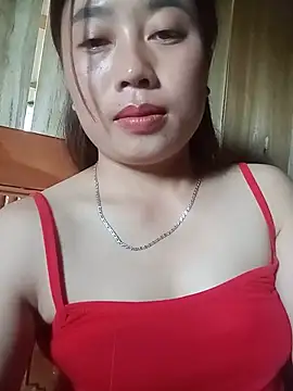 trieuhoaly stripchat live cam model