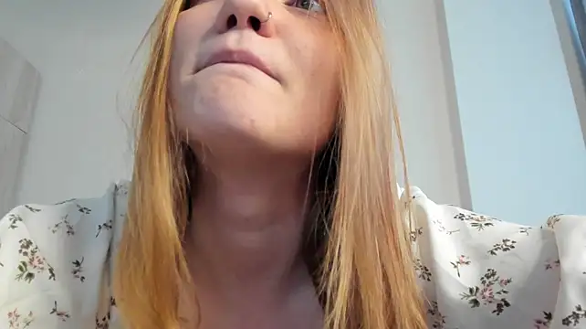 ReddHotPipper stripchat live cam model