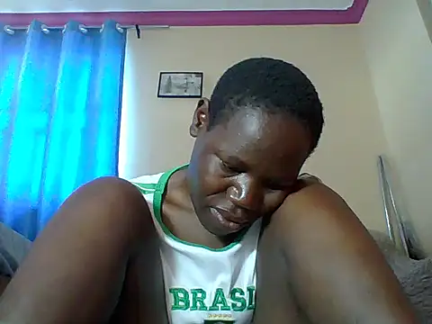 Blacksexyqueen24 stripchat live cam model