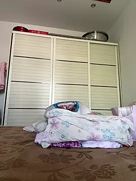 hannzn stripchat live cam model
