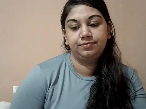 bellachow10 stripchat live cam model