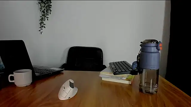 isa_loves_cum stripchat live cam model