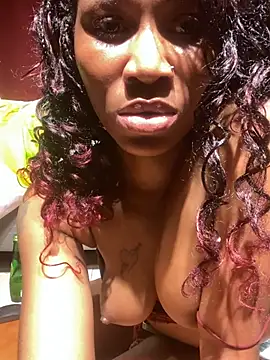 HangwithMiMa stripchat live cam model