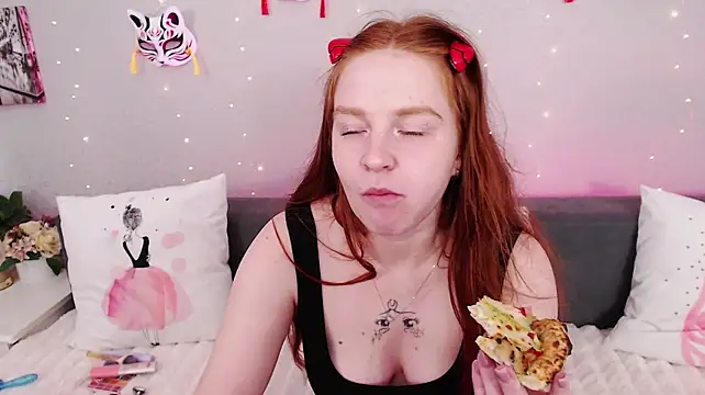 Evarey_ stripchat live cam model