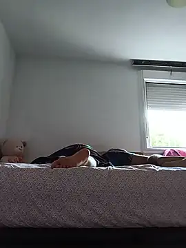 yoahotpetrafiery stripchat live cam model