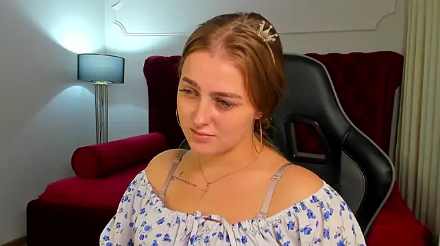 EllaBells stripchat live cam model