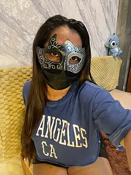 LioraWance stripchat live cam model