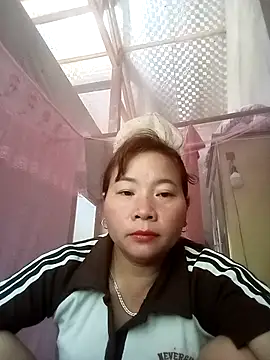 -Batici- stripchat live cam model